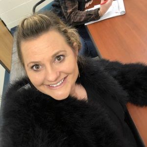 Meet your Posher, Crystal